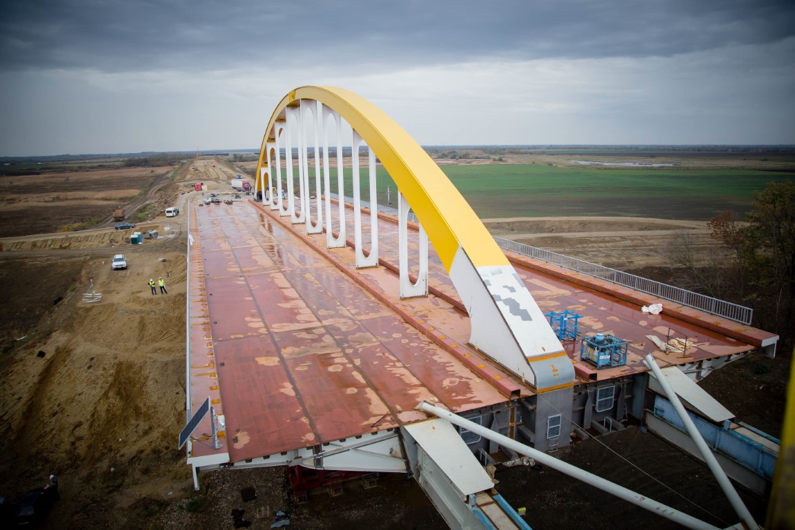 M44 MOTORWAY, I. SECTION LAUNCHING THE BRIDGE OVER RIVER KÖRÖS