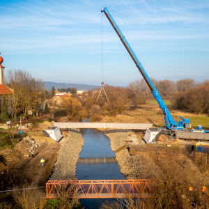 Bridge over Ipoly, Őrhalom-Ipolyvarbó - Manufacturing, corrision protection and on-site assembly of the steel structure