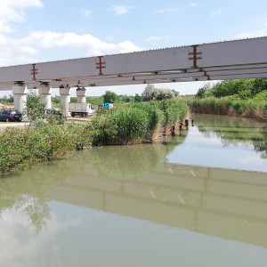 M4 MOTORWAY – CONCRETING YOKES FOR THE B.1072 STRUCTURE OVER MILLÉR CANAL